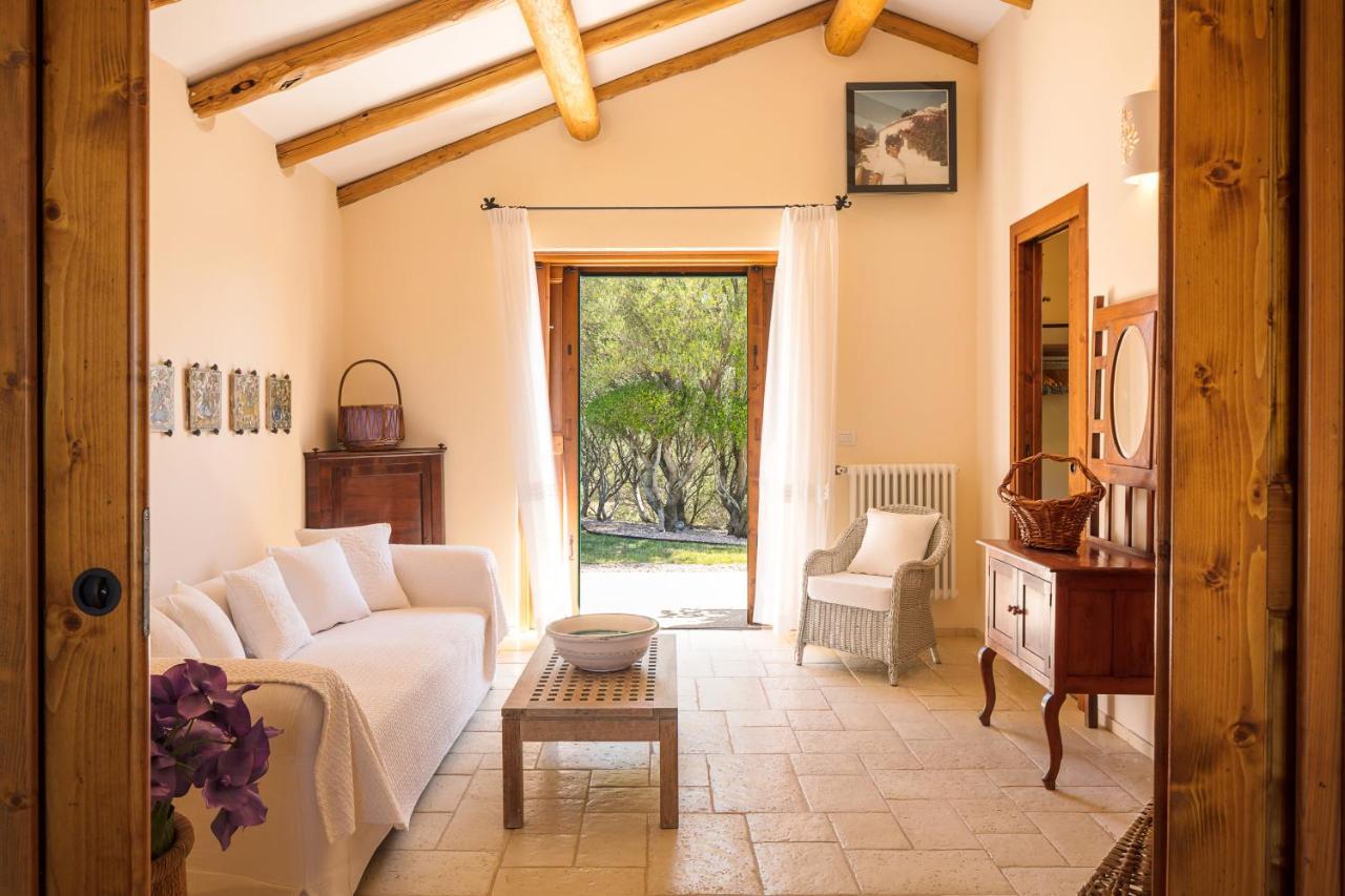 Albero Capovolto Bed & Breakfast Golfo Aranci Eksteriør bilde